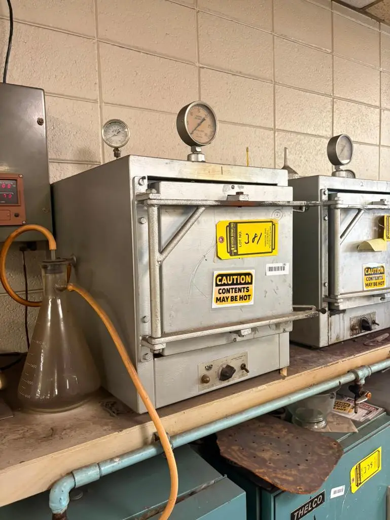 Used _UNKNOWN_ _UNKNOWN_ Lab Vacuum Ovens Ohio US | Myron Bowling Auctioneers Inc #1504625
