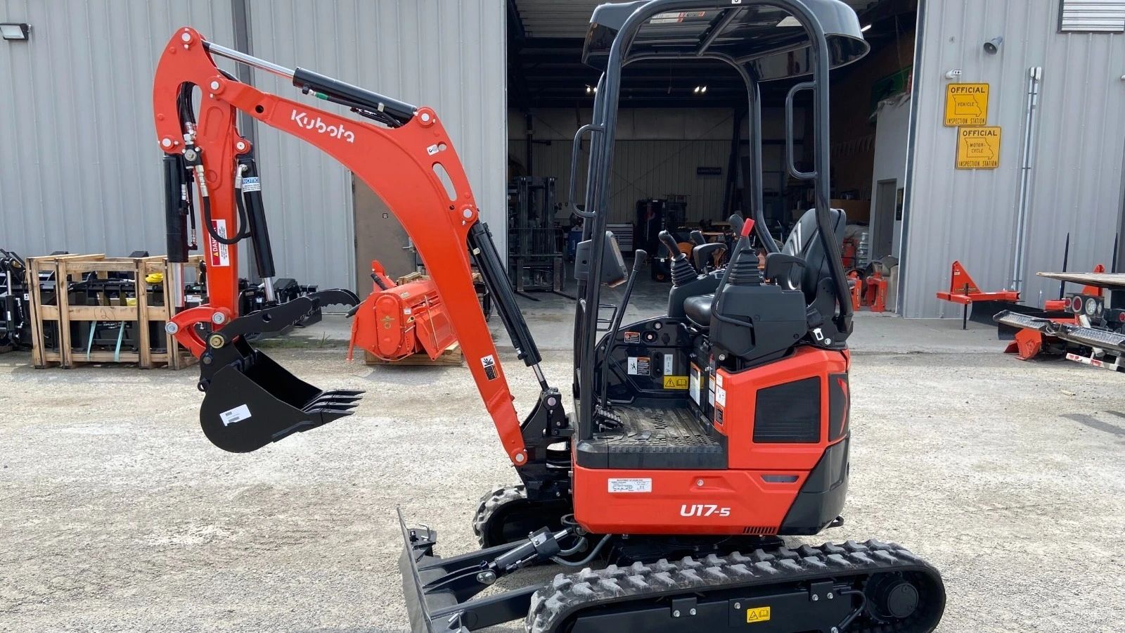 USED 2025 Kubota U17-5