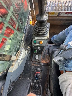 2020 TAKEUCHI TL8 Compact Track Loaders | Simonson Equipment (11)