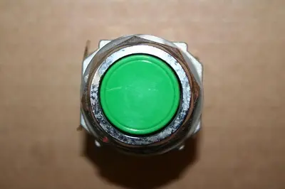 USED IDEC ABD11ON GREEN