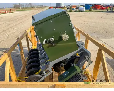 Used PH OUTDOORS _UNKNOWN_ Food Plot Seeders Iowa US | Keast Enterprises #1360392