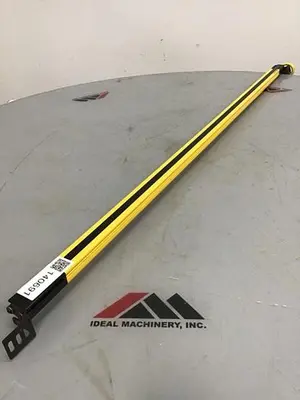 USED BANNER ENGINEERING SLPE25-1110P8