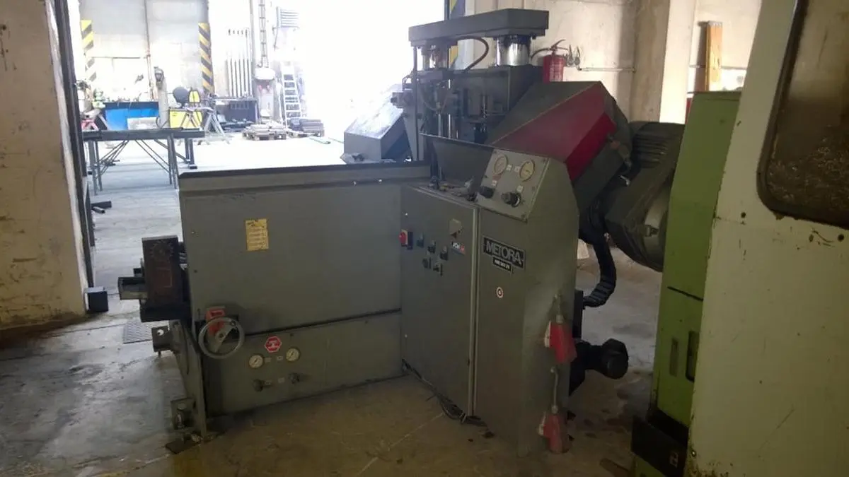 Used 2005 METORA VMB 305 DS Horizontal Band Saws CZ | Amaron s.r.o. #1061722