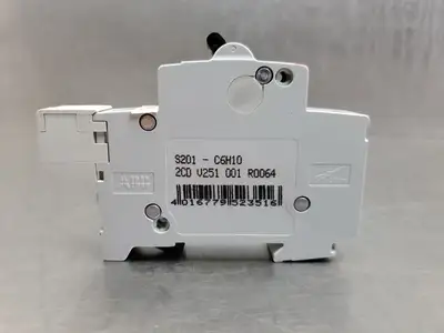 USED ABB S201-C6H10 Circuit Breaker, 1P, 6A, 230/400VAC