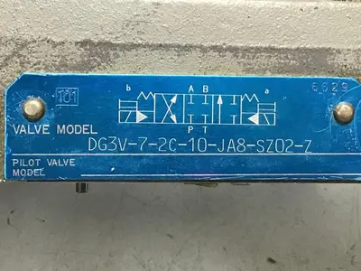 USED VICKERS DG3V-7-2C-10-JA8-SZ02-Z