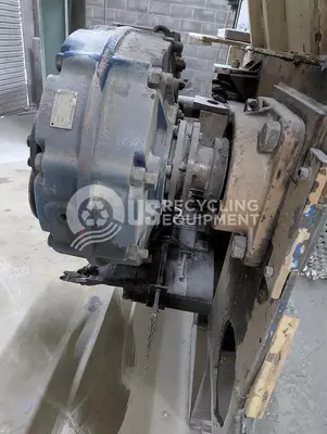 USED 1995 CHALLENGER 52" X 50" SINGLE SHAFT