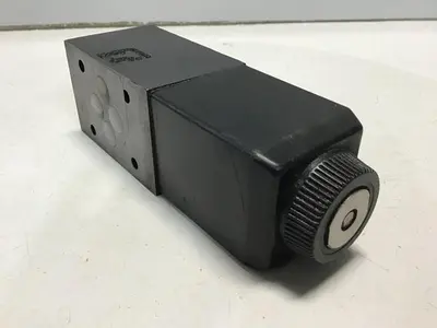 USED VICKERS DG4V-3-2A-M-U-H7-60