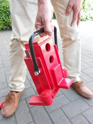 USED HEAVY DUTY JACK FOR LIFTING MACHINES 8 TON