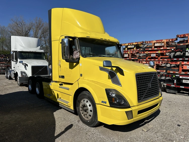 Used 2017 VOLVO VNL DAY CAB Miscellaneous Trucks/Trailers Indiana US | Revelation Machinery #902411