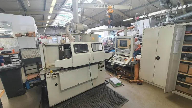 Used 2004 TOS BU 28/630 CNC Cylindrical Grinders Including Plain & Angle Head CZ | Amaron s.r.o. #1064598
