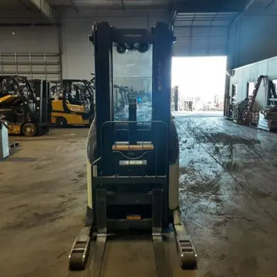USED 2016 CROWN RR5725-45