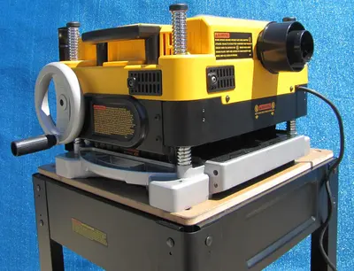 USED 2022 DEWALT DW735