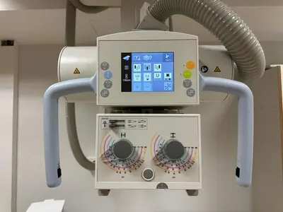 USED SIEMENS COMPLETE X-RAY ACCIDENT INVESTIGATION WORKSTATION WITH MEDICAL EQUIPMENT LOT