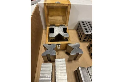 Used _UNKNOWN_ _UNKNOWN_ V-Blocks Utah US | KD Auctions #1549399