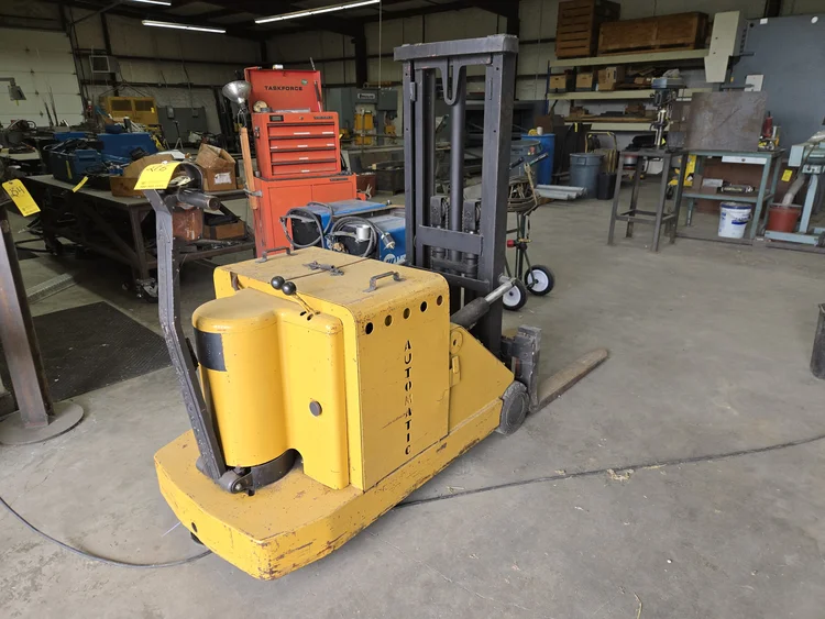 Used _UNKNOWN_ _UNKNOWN_ Pallet Stackers Texas US | IRS Auction #1325968
