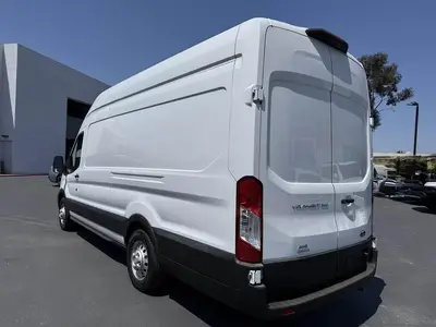USED 2022 FORD E-350