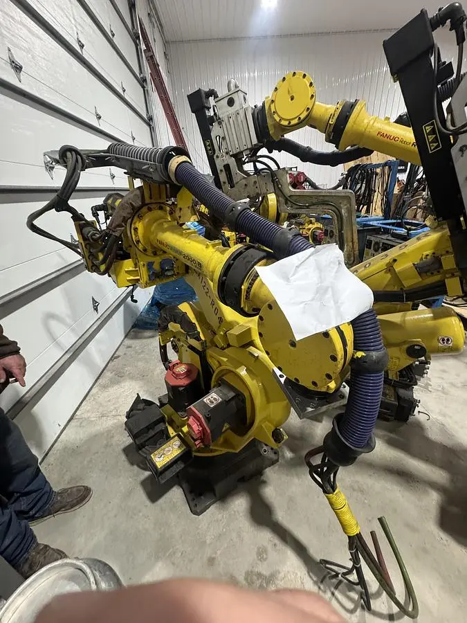 Used 2009 FANUC FANUC R2000IB/210F Robots Michigan US | RAB Industries, Inc. #755822