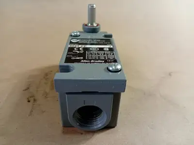 NEW ALLEN-BRADLEY 802T-FP