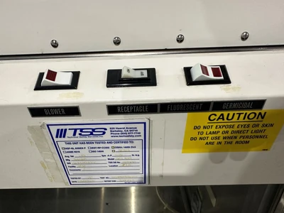 STERILGARD LAB FUME HOOD