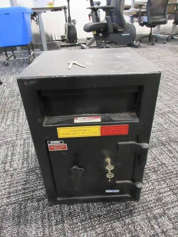 SMALL CASH DROP SAFE