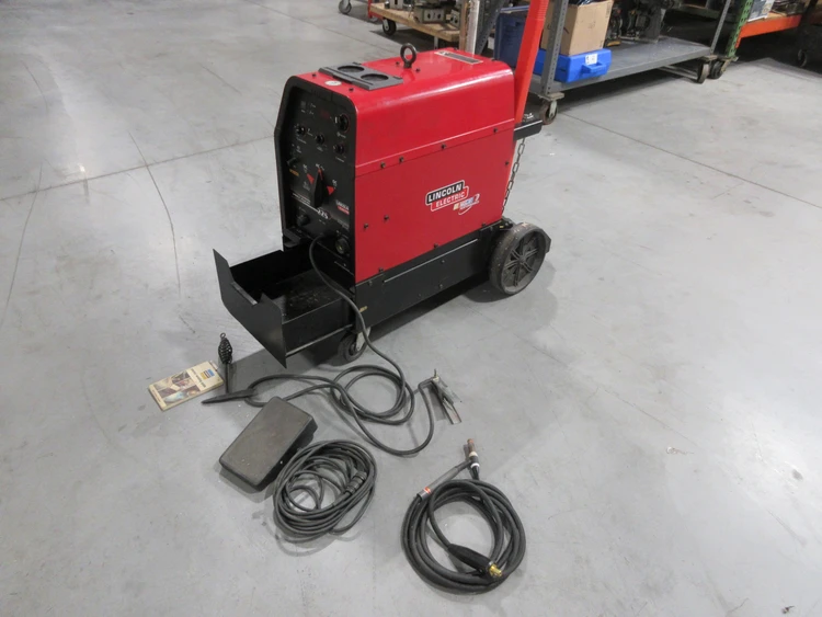 Used LINCOLN ELECTRIC PRECISION TIG 225 Tig Welders Minnesota US | Machinesused.com #1321799