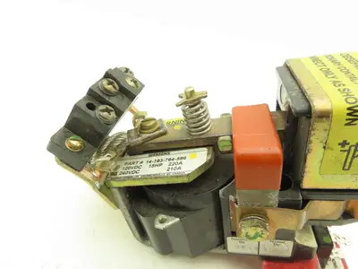 Siemens 14-193-764-586 Contactor 15HP 120VDC-220A/240VDC-210A Has Broken Base