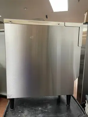 Used Bunn Used Bunn 35100.0000 ICDD-3 Stainless Iced Coffee Liner Dispenser 3.3 Gallon Beverage Dispensers Illinois US | Falcon Restaurant Supply #1375881