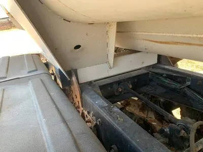 USED 2001 INTERNATIONAL 4900