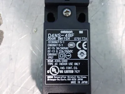 USED OMRON D4NS4BF