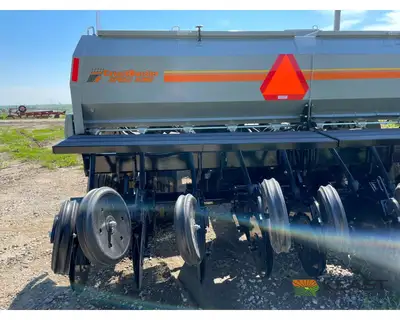 Used CRUSTBUSTER _UNKNOWN_ No-Till Drills Iowa US | Keast Enterprises #1360190