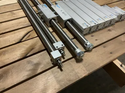 Used _UNKNOWN_ _UNKNOWN_ Pneumatic Cylinders Michigan US | Miedema Asset Management Group #1320245