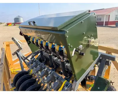 Used PH OUTDOORS _UNKNOWN_ Food Plot Seeders Iowa US | Keast Enterprises #1360392