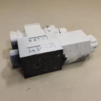 USED YUKEN DSG-01-2B2-D24-50-L