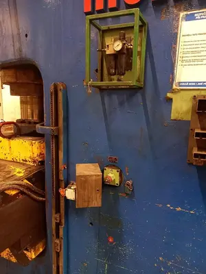 Used 1972 MÜLLER CE 200.1.1 Hydraulic Presses CZ | Amaron s.r.o. #1543401