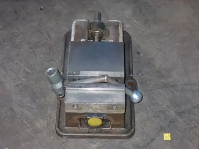 Kurt 6" Vise