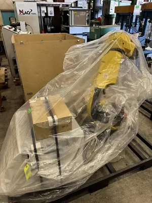 New | in-Stock 2021 FANUC FANUC ARCMATE 120ID Robots Michigan US | Aucto #1306840