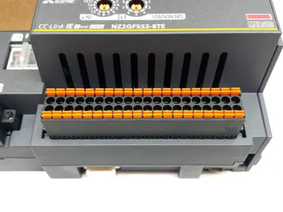 USED MITSUBISHI ELECTRIC MELSEC BLOCK TYPE REMOTE SAFETY DC DIGITAL OUTPUT UNIT CC-LINK