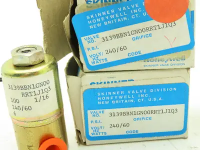 Honeywell Skinner 3139BBN1GN00 Solenoid Valve 3-Way NO 240V 100PSI 1/8" Lot of 4
