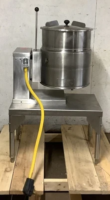 152-0259 Cleveland KET-12T 12 Gallon Electric Tilt Kettle