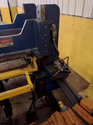 USED FELDMAN FF-24 WORKCENTERLENGTH OF BENDING RAMS ... 24"