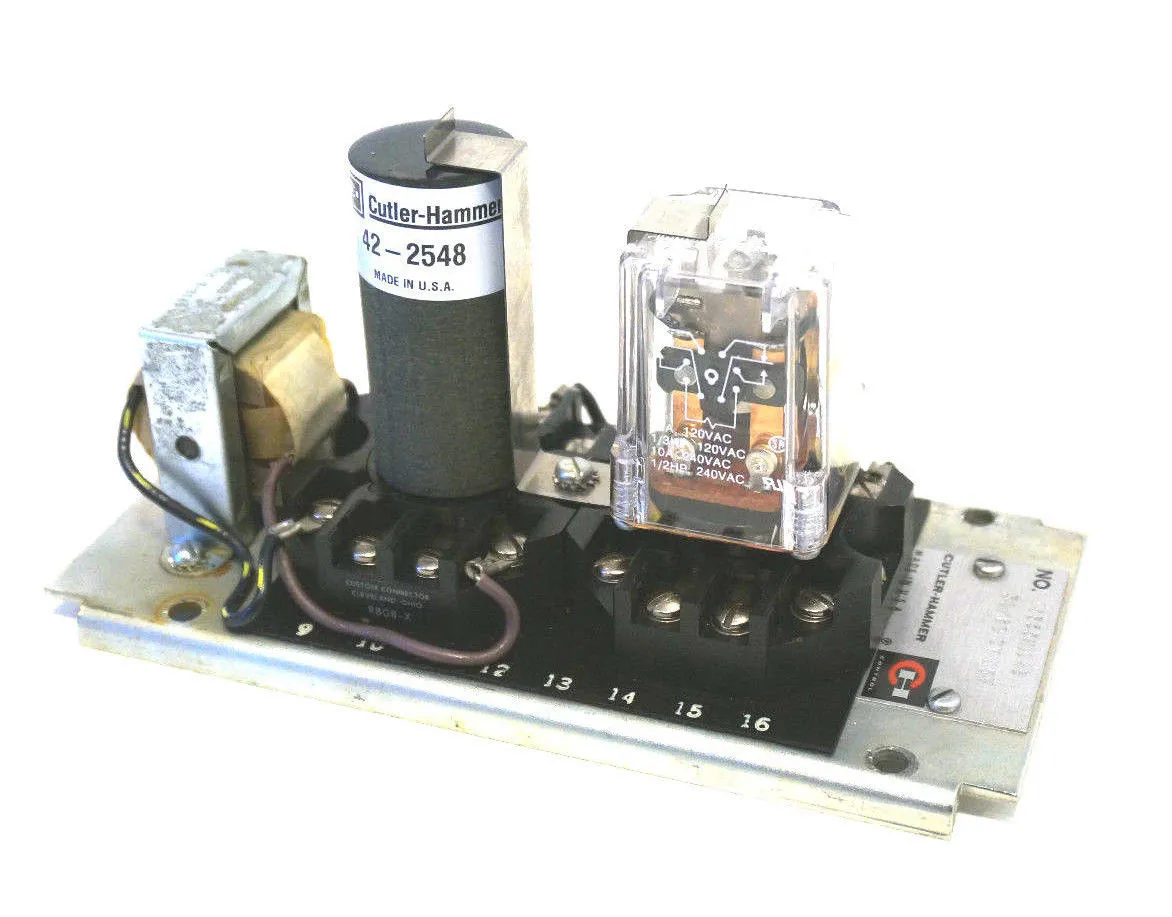 USED CUTLER HAMMER 1353H104B RELAY