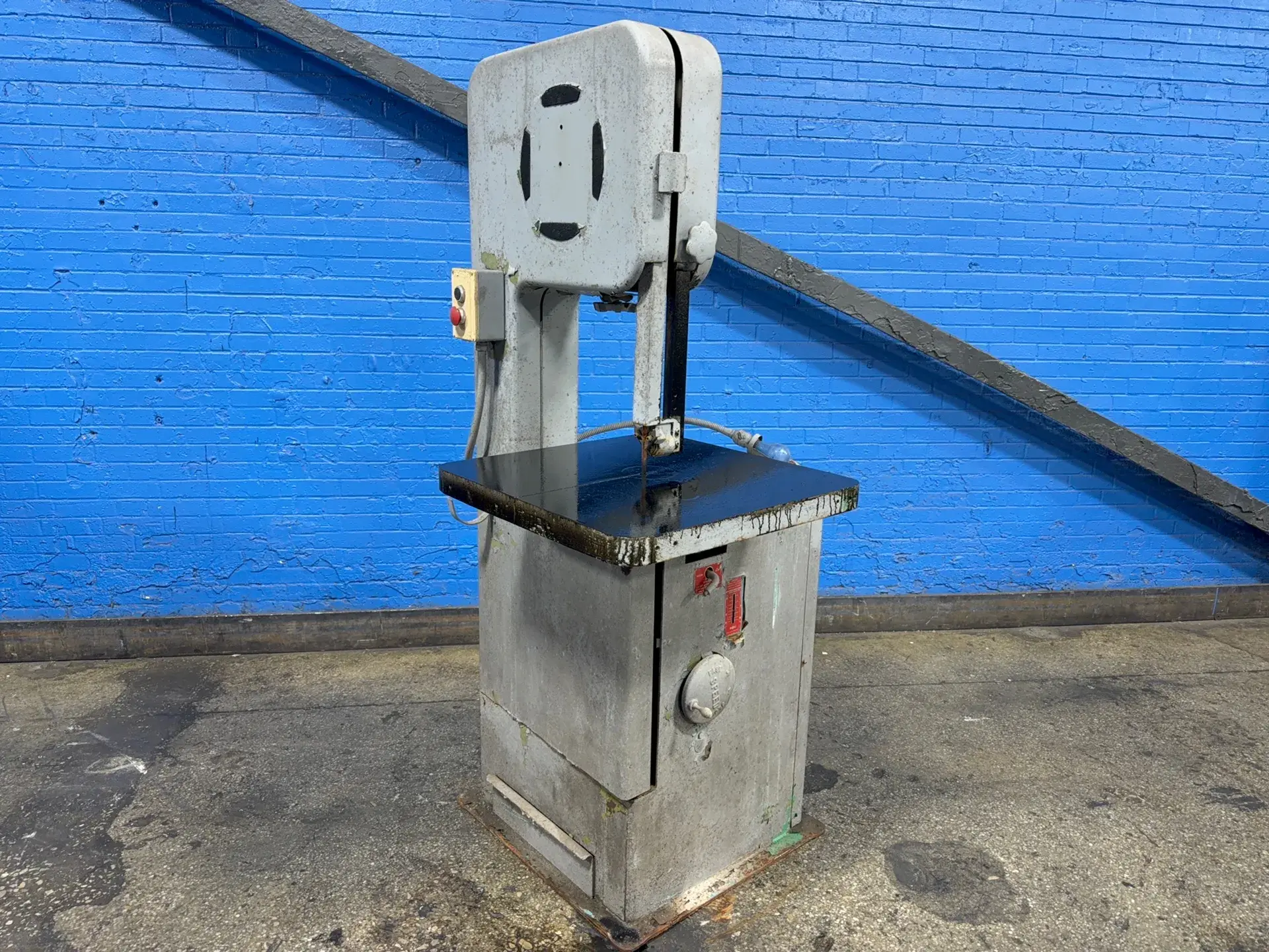 Used DOALL 1612U Vertical Band Saws Ohio US | HGR 24 #1287426