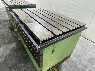 USED 2006 CORREA BOX TABLE
