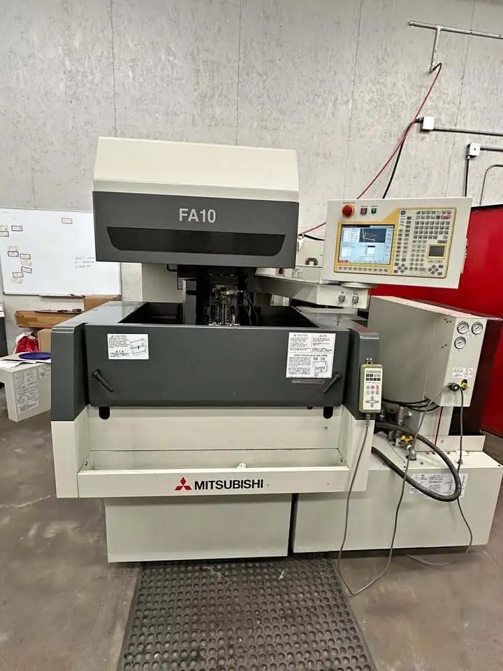 USED 2002 MITSUBISHI FA10