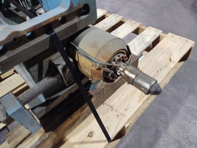 Nissei Complete Screw Injection Unit with Heating Removed From SY10