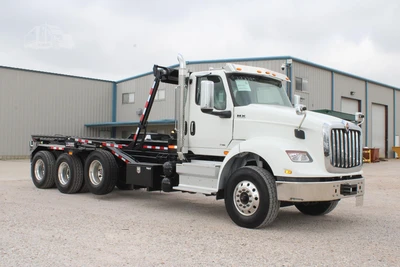 New | in-Stock 2026 INTERNATIONAL HX Rolloff Trucks Texas US | Roll Off Truck World #1491815