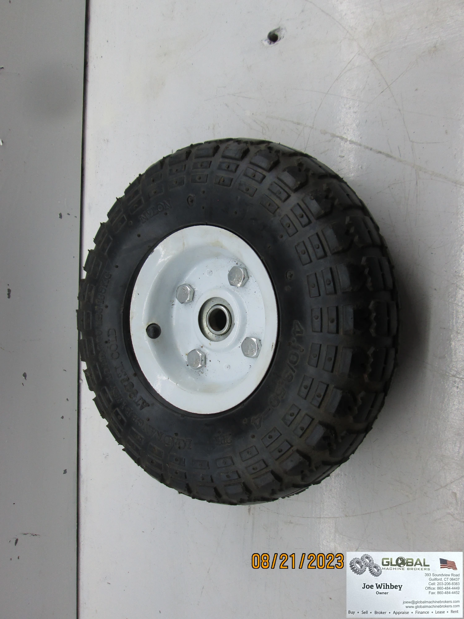 Pittsburgh 62388 10 in pneumatic Tubeless tire