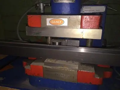 2160-220 Black & Webster Electric/Pneumatic Bobbin Assembly Press, Model #BS