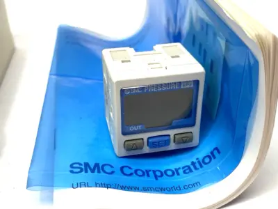 New | in-Stock SMC Digital Vacuum Pressure Switch 12-24VDC Pressure Switches Michigan US | Maverick Industrial Sales #1398902