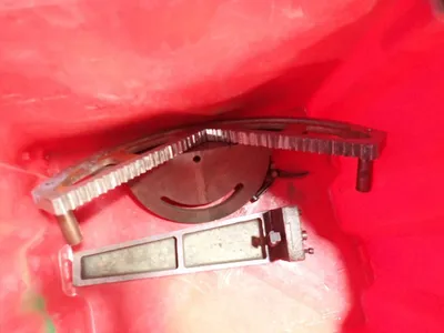Used DAKE JOHNSON VH40 Vertical Band Saws Ohio US | HGR 24 #781105